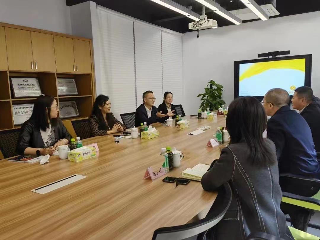 黃埔區(qū)委常委、統(tǒng)戰(zhàn)部部長肖春輝到達(dá)意隆走訪調(diào)研