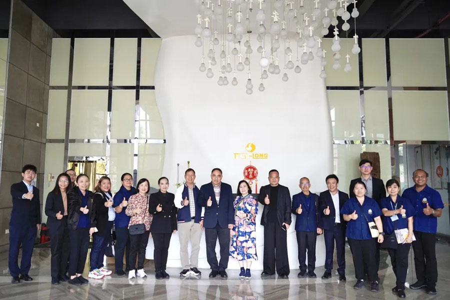共繪未來(lái)發(fā)展藍(lán)圖 | 泰國(guó)皇家項(xiàng)目基金會(huì)一行蒞臨達(dá)意隆參觀考察